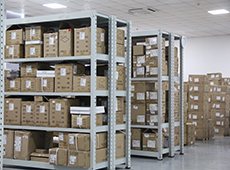 長電產品庫房一角